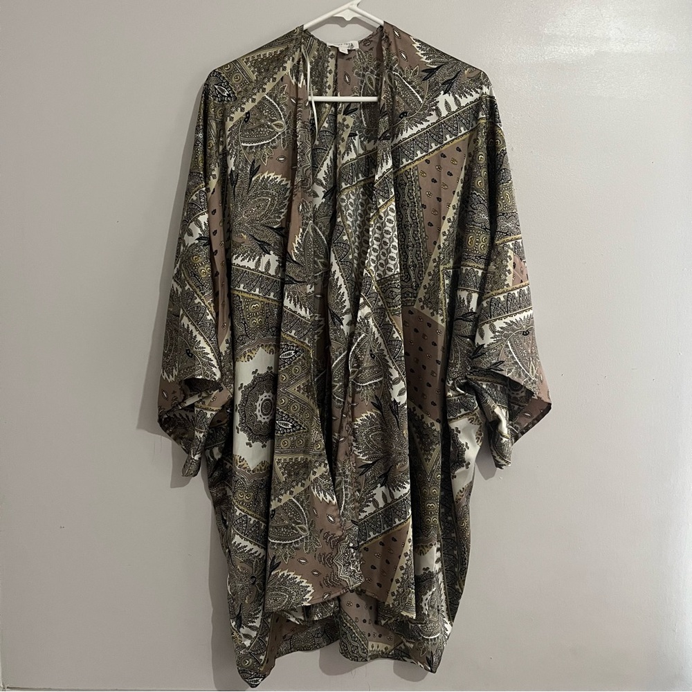 Elegant Brown Patterned Kimono M/L